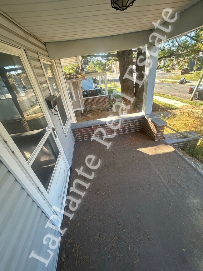 Foto del edificio - Charming 3-Bedroom Bungalow in Five Points – Perfect Location & Value