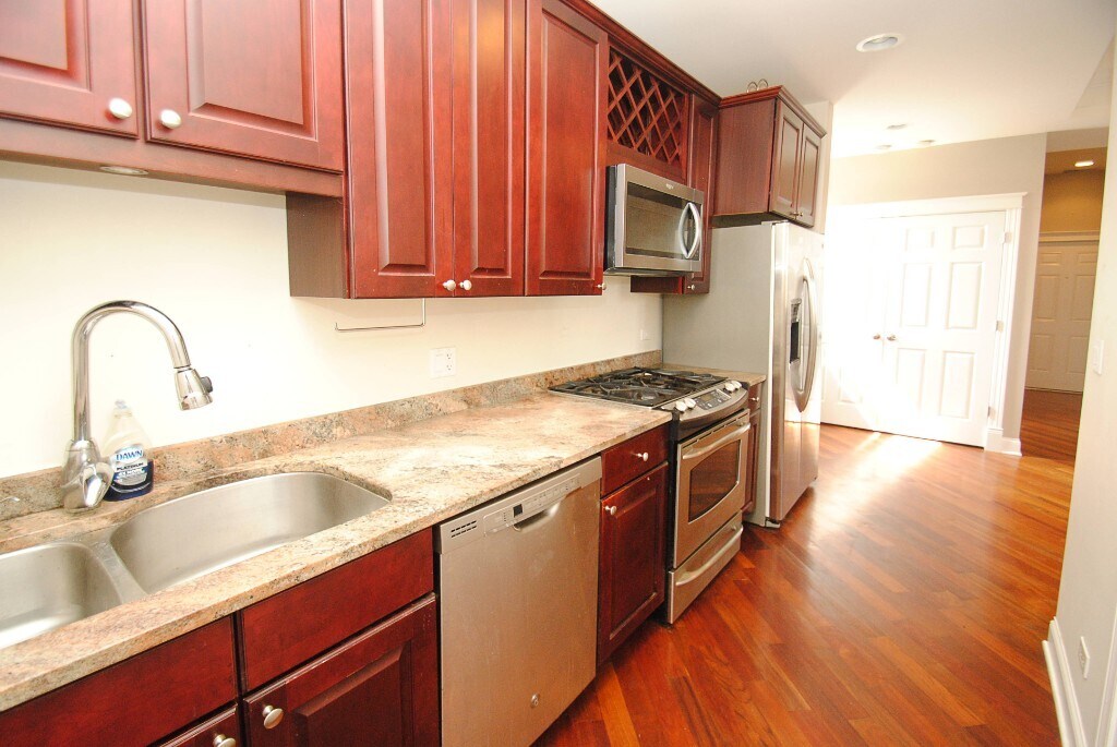 Foto principal - 867 N Mozart St