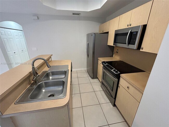 Building Photo - 4961 Leeward Ln