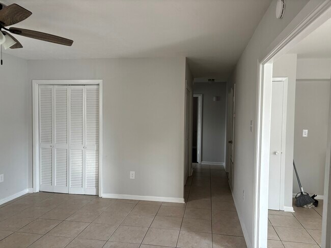Foto del edificio - 1018 Carrollton Ave