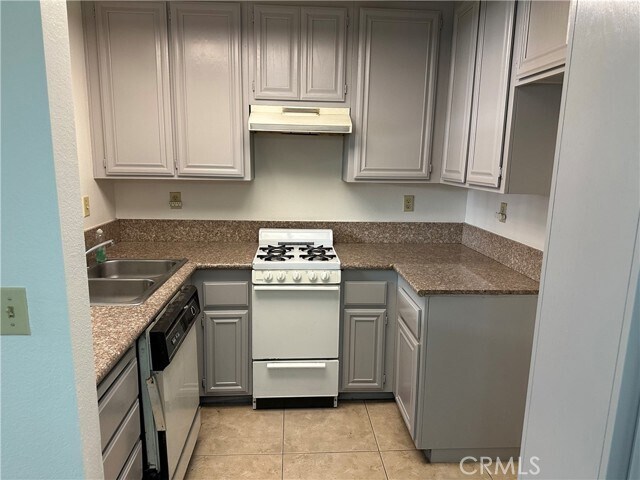 Building Photo - 74 Flor De Sol