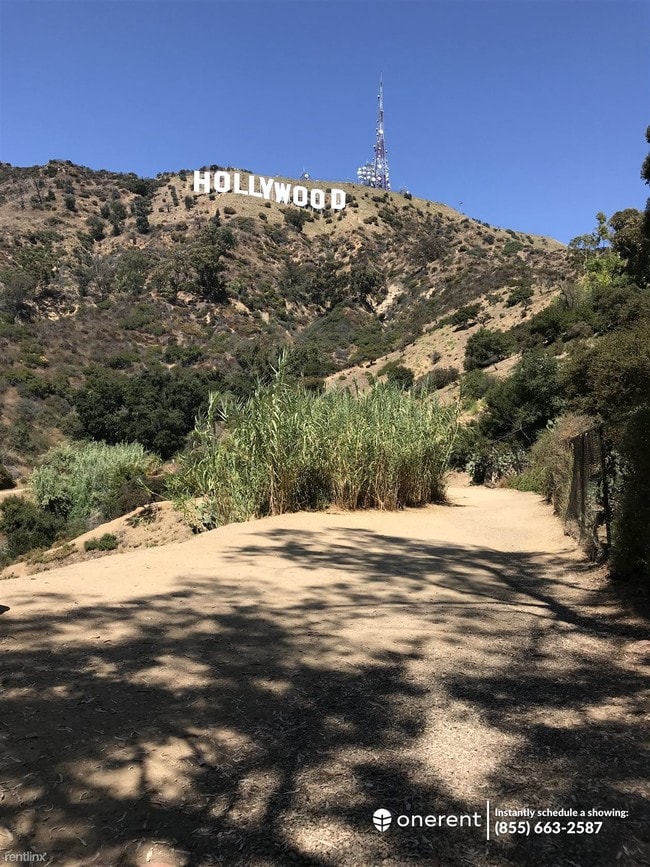 Building Photo - 1 br, 1 bath Duplex - 3263 1/2 Primera Ave -