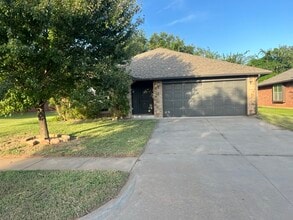 Building Photo - 3701 Truman Dr