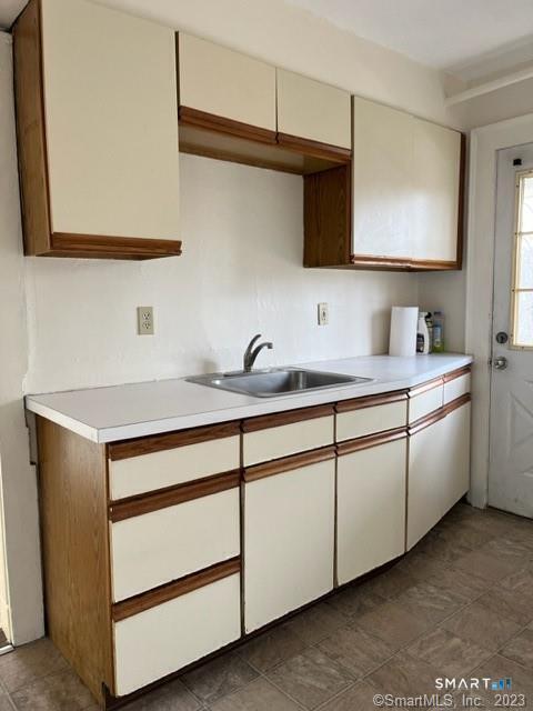 Building Photo - 46 W Town St