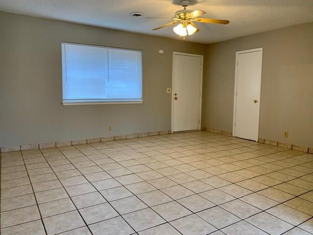 Foto del edificio - 1509 Rolling Oaks Dr