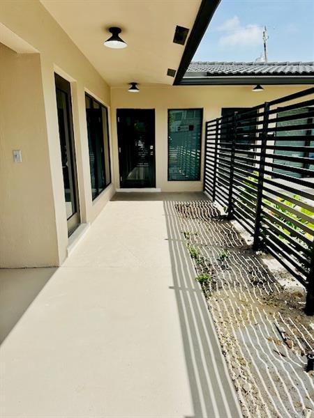 Foto del edificio - 2175 NE 51st Ct