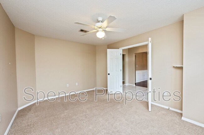 Building Photo - 809 Travis Ct
