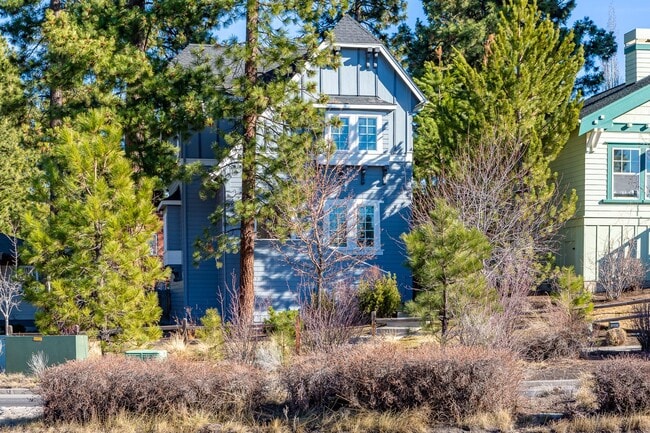 Building Photo - Furnished Home in NW Crossing Available Now