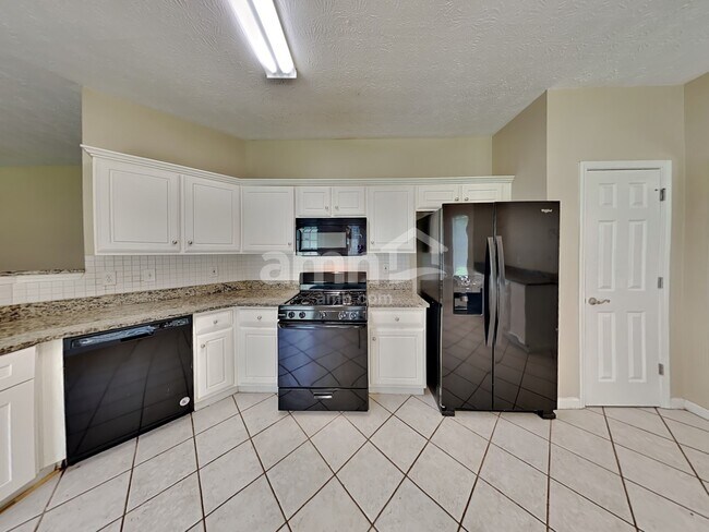 Foto del edificio - 140 Windy Cir