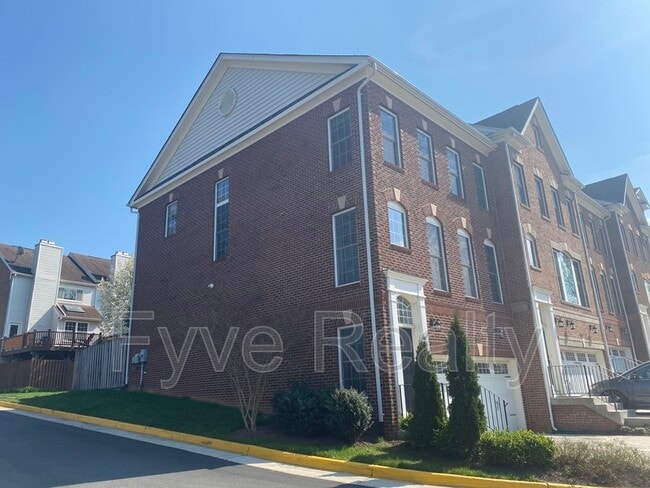 Building Photo - 2098 Hutchison Grove Ct
