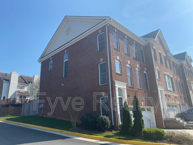 Foto del edificio - 2098 Hutchison Grove Ct