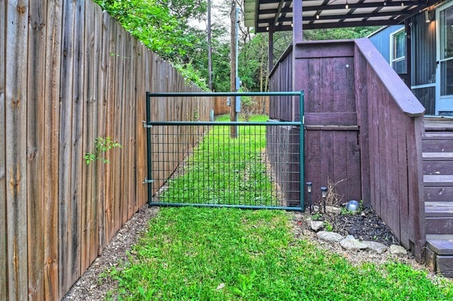 Building Photo - 13204 Enchanted Vista