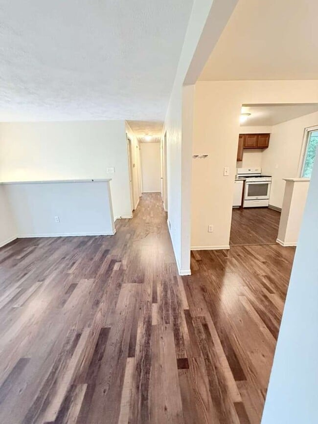 Building Photo - Beautiful UPDATED 3bd 2ba Home in Penn Hills!