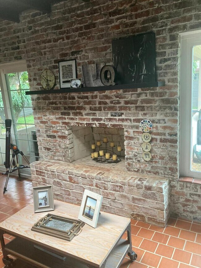 Foto del edificio - 15110 NE 9th Ct