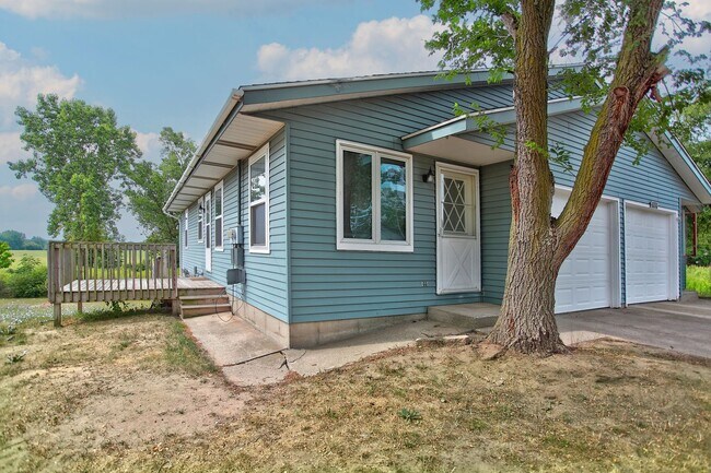 Foto del edificio - Private & Cozy Duplex In Prime Holland Loc...
