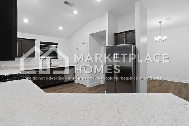 Foto del edificio - 3430 Oodie Ln