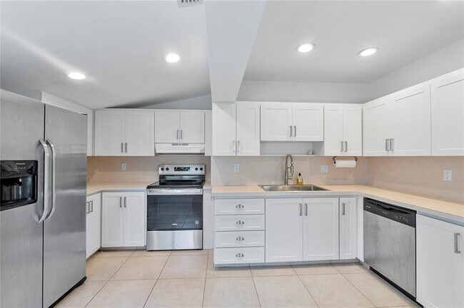 Foto del edificio - 931 SW 21st Ct