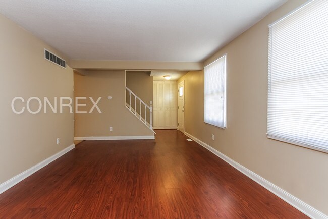 Building Photo - 2840 Pawnee Dr