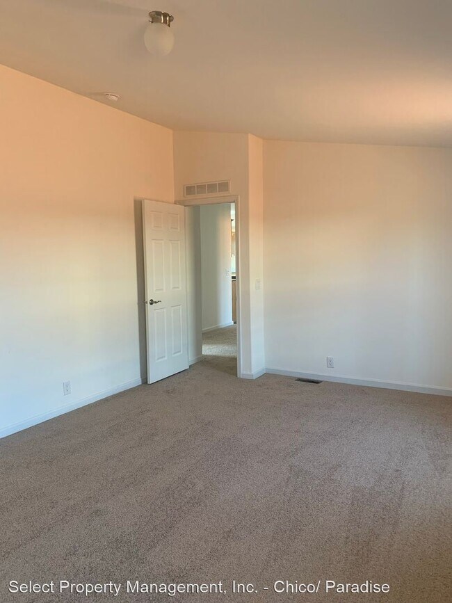 Building Photo - 3 br, 2 bath House - 5888 Pineview Drive