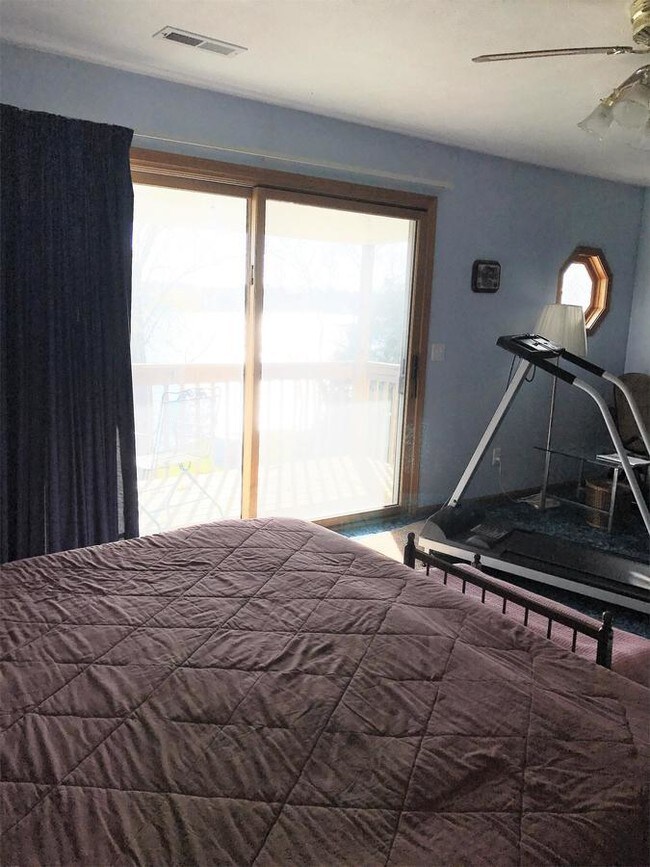 Foto del edificio - 17161 Lakeview Dr