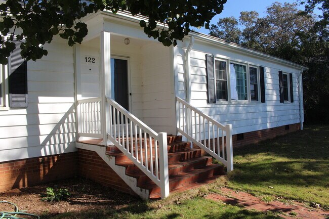 Foto del edificio - 122 Fort Rutledge Rd