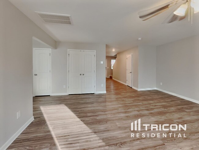 Building Photo - 2 Hazelburn Ct