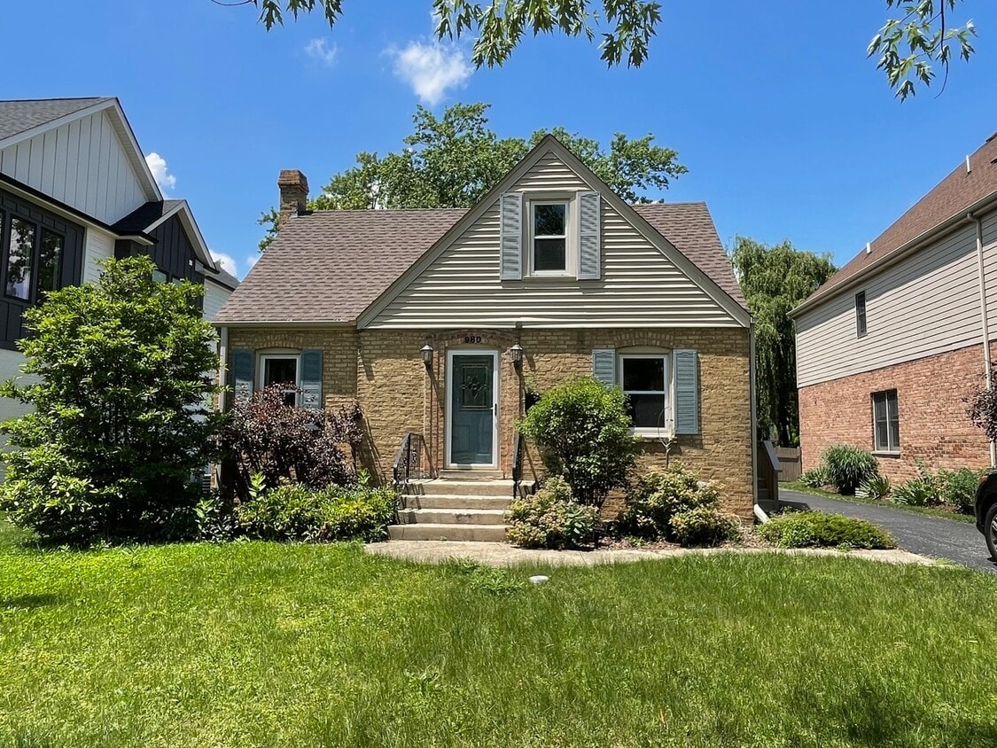 Primary Photo - 980 Spring Rd