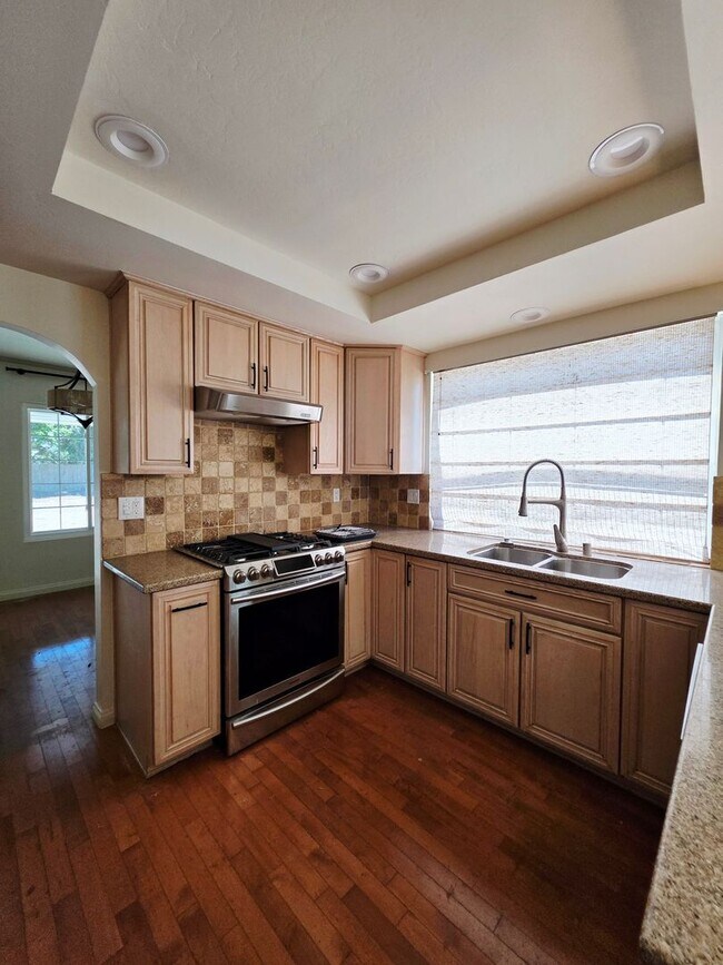 Foto del edificio - Spacious, Updated 4BR/2BA Oceanside Home | 3-Car Garage | Large Backyard