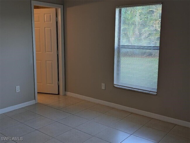 Foto del edificio - 3722 SE 9th Pl