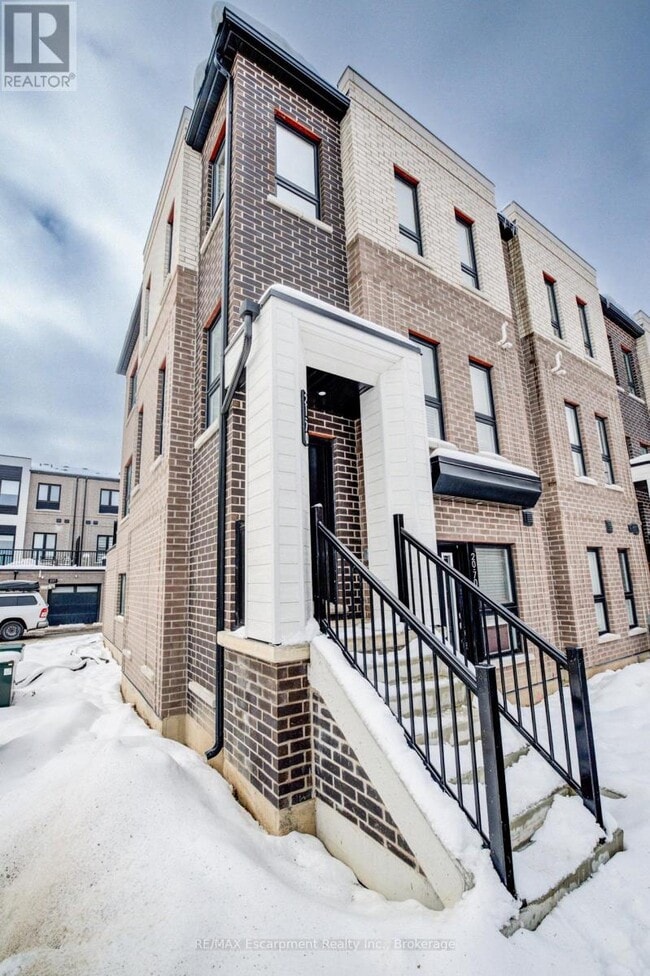 Photo du bâtiment - 70 Kenesky Dr