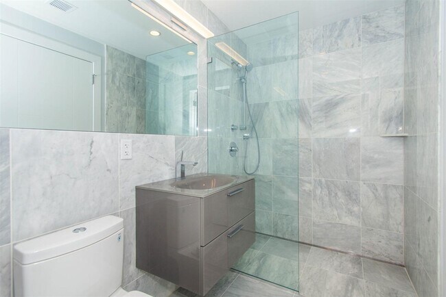 Foto del edificio - 900 E 2nd St