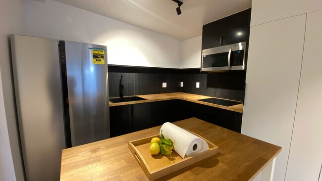 Foto del edificio - 2916-2912 Hollister Ave