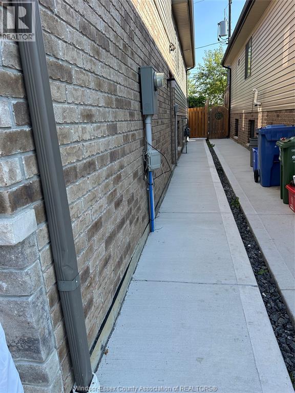 Building Photo - 1136 Eastlawn