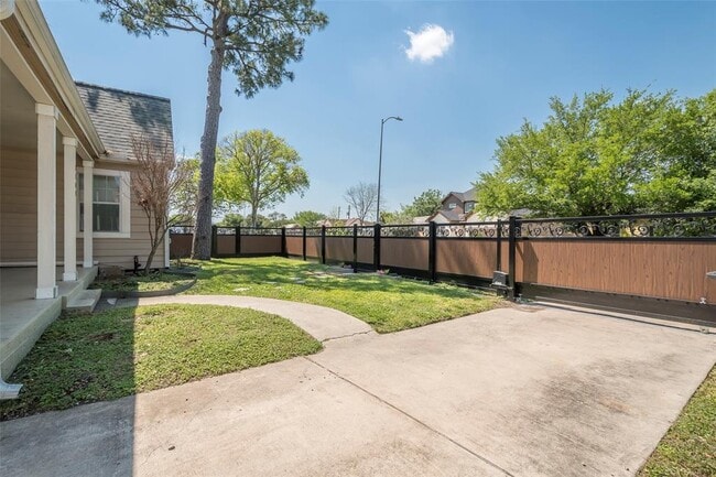 Building Photo - 1109 Dismuke St