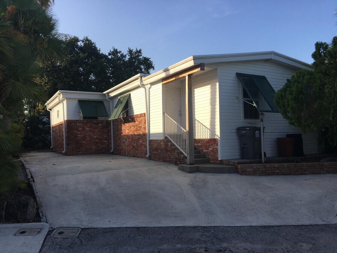 Primary Photo - 2911 Tangerine Ln