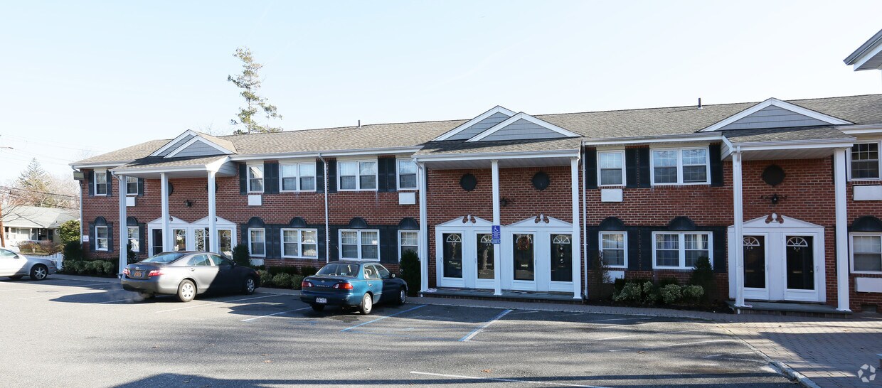 Fairfield Gardens At Bay Shore Apartments - Bay Shore Ny Apartmentscom