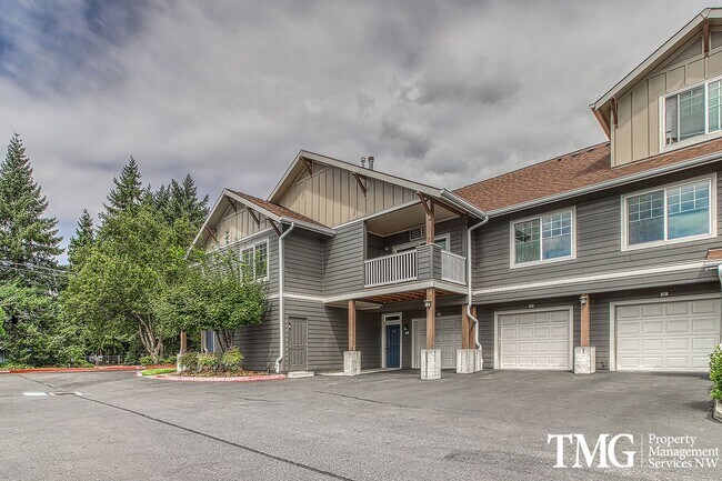 Building Photo - Pet Friendly 2 Bed 2 Bath Condo w/ Pool, C...
