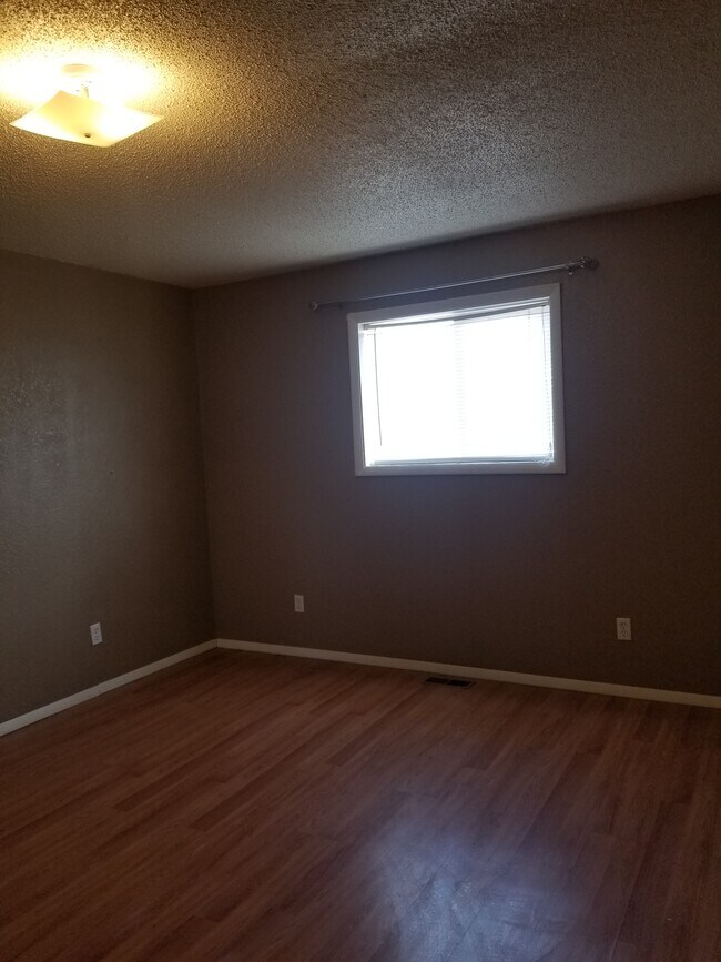 Foto del edificio - 6862 Femmer St