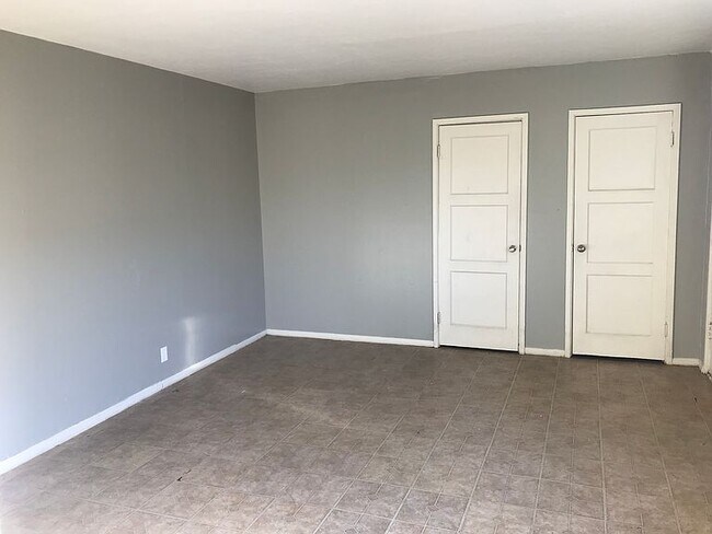 Living room - 2357 E Cochise Vis