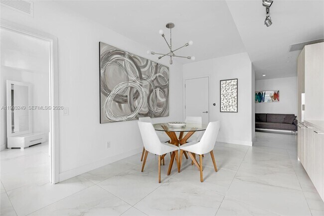 Foto del edificio - 501 NE 31st St