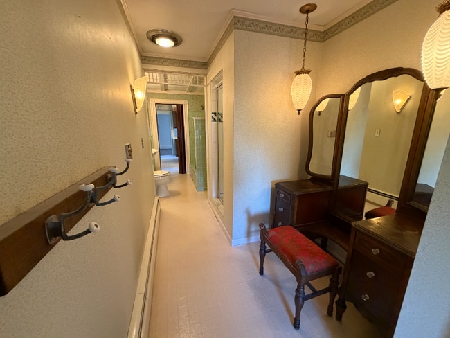 Building Photo - 529 Park Ave