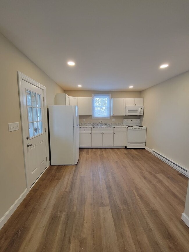 Building Photo - 364 Tolbert Ave