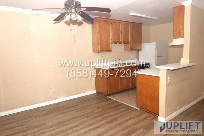 Building Photo - 1 Bed, 1 Bath Condo in Gated Community wit...