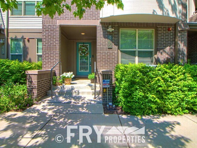 Foto del edificio - Multi-Level Townhome in the Heart of Belmar