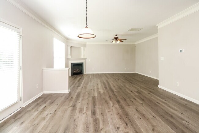 Foto del edificio - 4002 Chimney Wood Trail