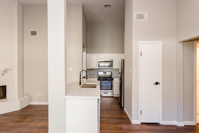 Foto del edificio - 5113 Beaver Hollow Dr