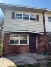 Building Photo - 36 Thorn Ln