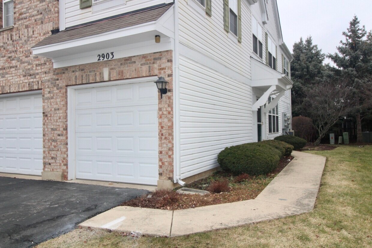 2903 Stonewater Dr Unit 2903, Naperville, IL 60564 Condo for Rent in