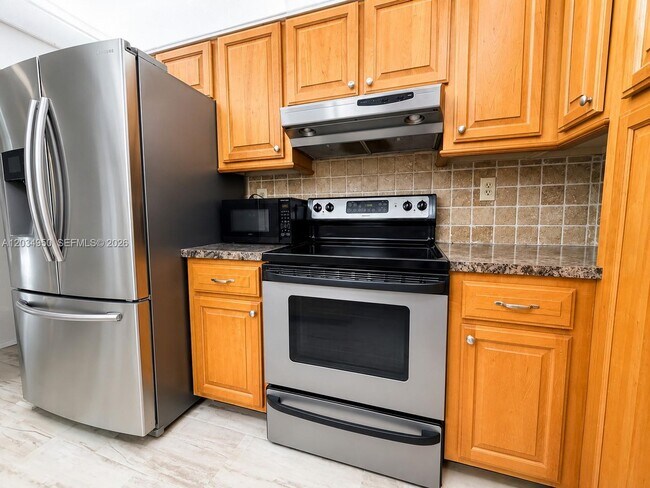 Foto del edificio - 9606 SW 1st Ct