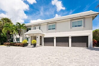 Building Photo - 1019 Russell Dr